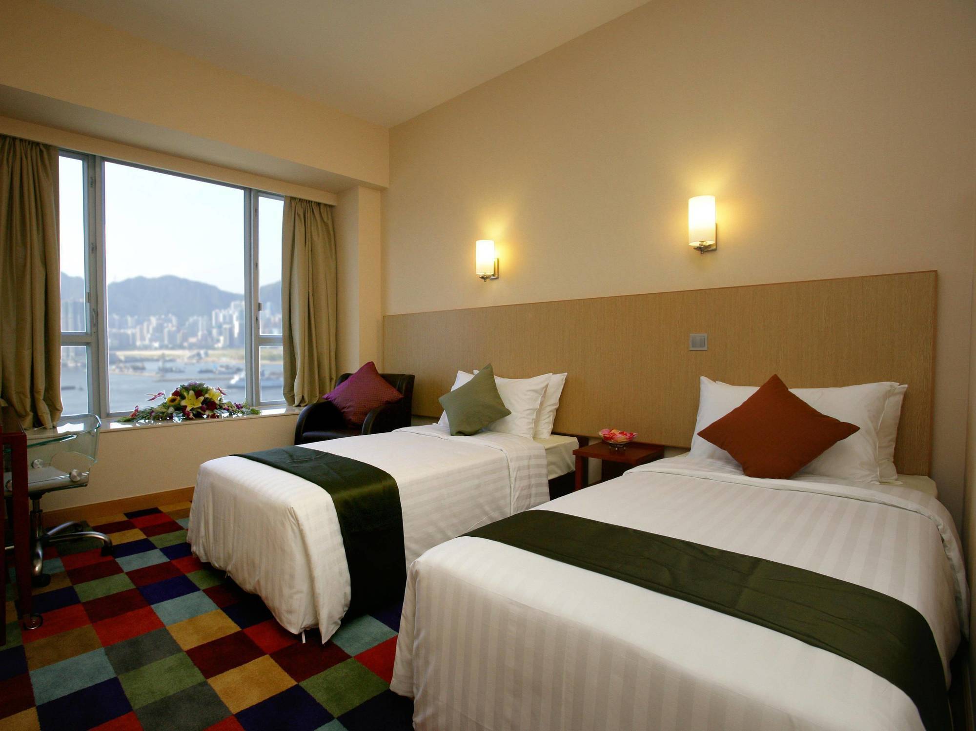 Khách sạn Cozi Harbour View 4*