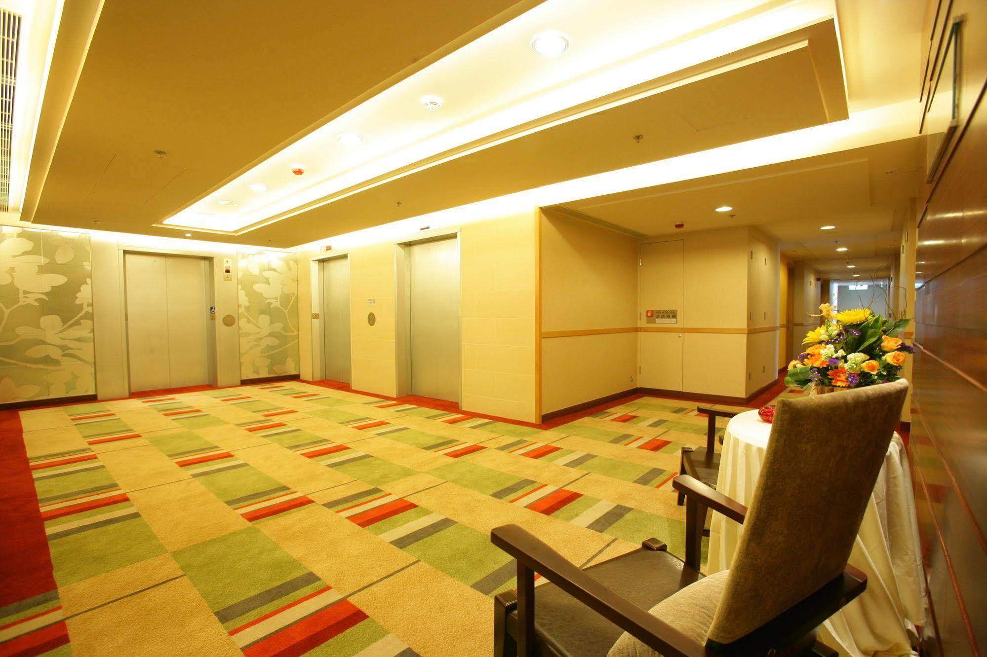 Cozi Harbour View Khách sạn 4*